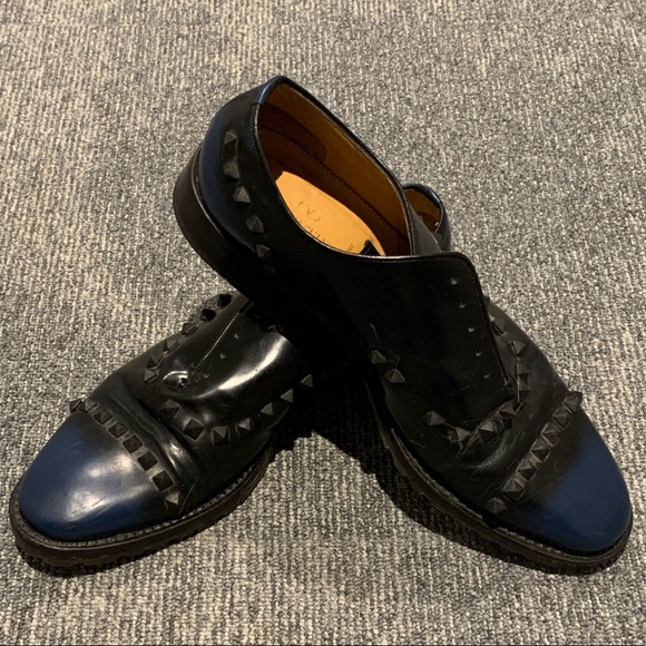 Designer Valentino Garavani Men's Studded Black & Blue Laceup Oxford Shoes - Picture 2 of 12